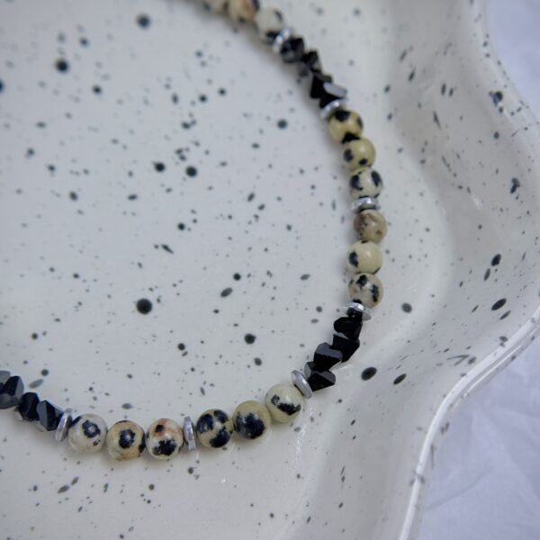 Vėrinys iš dalmatininio jaspio