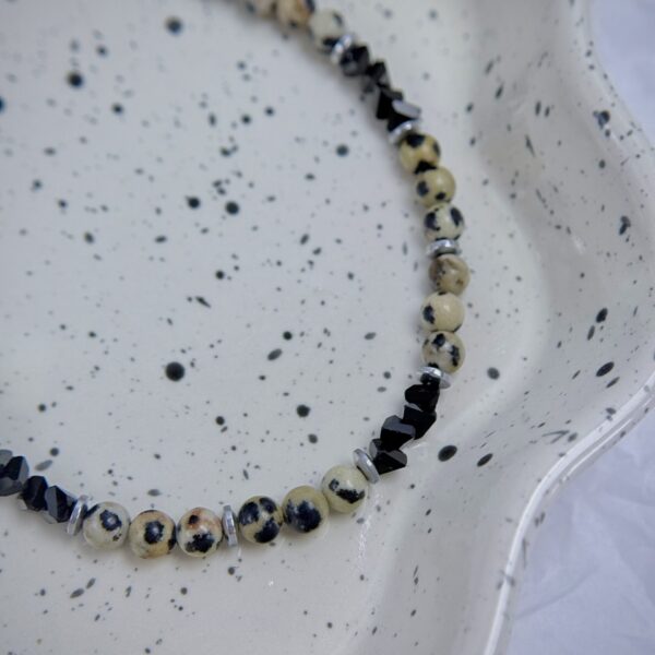 Vėrinys iš dalmatininio jaspio