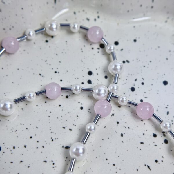 Vėrinys iš rožinio kvarco ir perlų masės