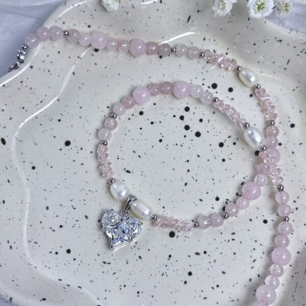 Rožinio kvarco vėrinys