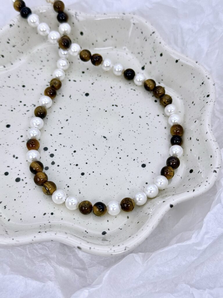 Tigro akies ir perlo masės vėrinys